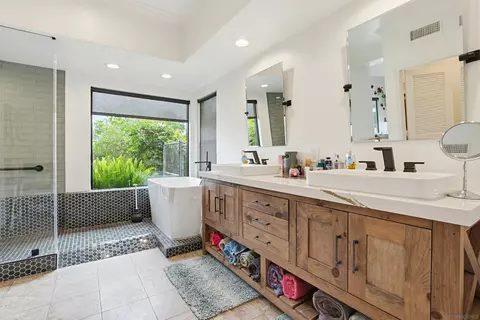 Bath - 3538 Cazador Ln, Fallbrook, CA 92028 photo 4 of 7