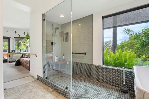 Bath - 3538 Cazador Ln, Fallbrook, CA 92028 photo 6 of 7