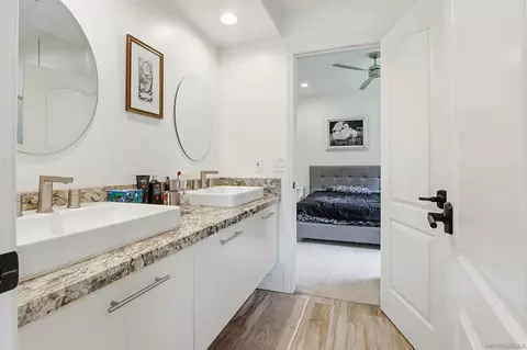 Bath - 3538 Cazador Ln, Fallbrook, CA 92028 photo 2 of 7
