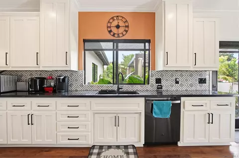 Kitchen - 3538 Cazador Ln, Fallbrook, CA 92028 photo 7 of 7