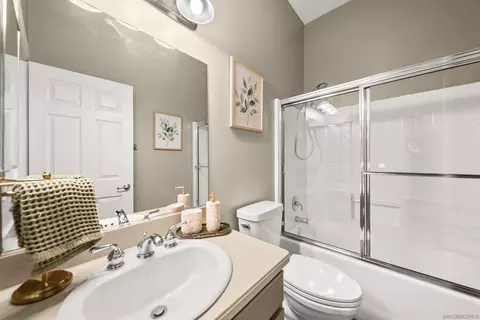 Bath - 8812 Diamondback Dr, Santee, CA 92071 photo 3 of 4