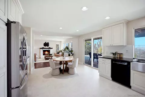 Kitchen - 150 Ridge View Way, Oceanside, CA 92057 photo 4 of 7