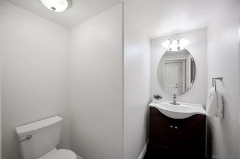 Bath - 150 Ridge View Way, Oceanside, CA 92057 photo 1 of 4