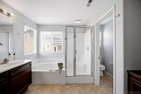 Bath - 150 Ridge View Way, Oceanside, CA 92057 photo 4 of 4