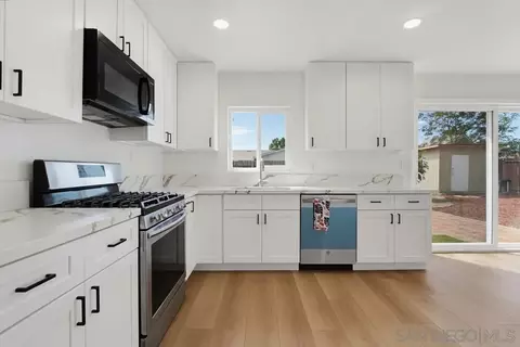Kitchen - 1439 E Msn, Escondido, CA 92027 photo 6 of 6