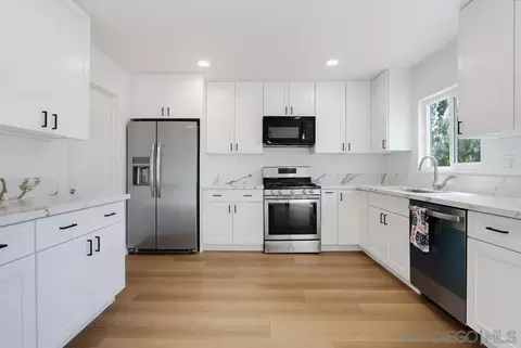 Kitchen - 1439 E Msn, Escondido, CA 92027 photo 5 of 6