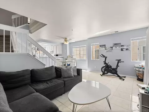 Living - 8946 Arlingdale Way, Spring Valley, CA 91977 photo 2 of 3