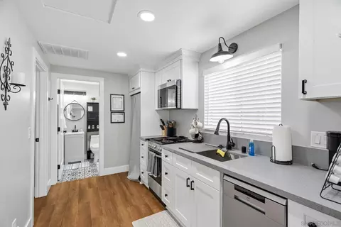 Kitchen - 2233-35 W Victoria, Alpine, CA 91901 photo 3 of 4