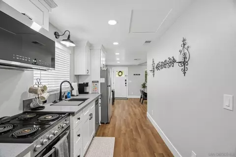 Entry Way - 2233-35 W Victoria, Alpine, CA 91901 photo 5 of 5