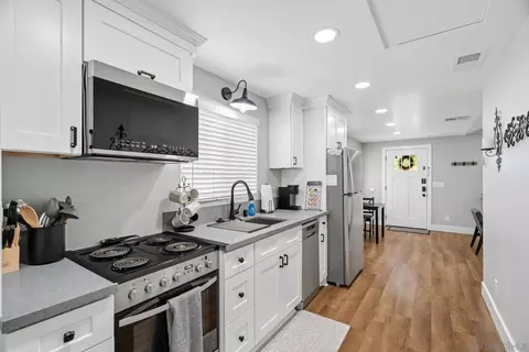 Kitchen - 2233-35 W Victoria, Alpine, CA 91901 photo 4 of 4