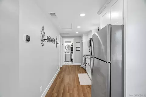 Entry Way - 2233-35 W Victoria, Alpine, CA 91901 photo 4 of 5