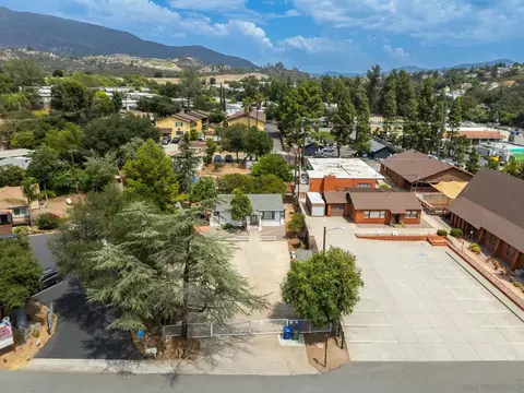 View/Area - 2233-35 W Victoria, Alpine, CA 91901 photo 2 of 14