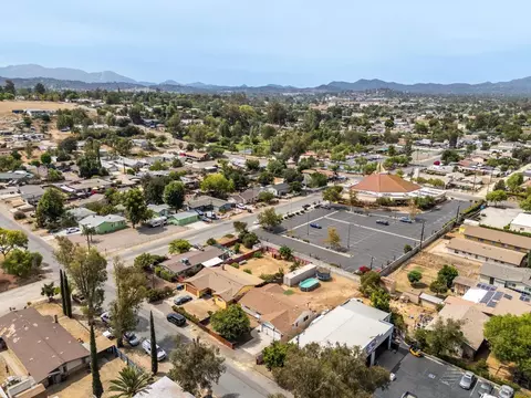 View/Area - 423 5th St, Ramona, CA 92065 photo 3 of 9
