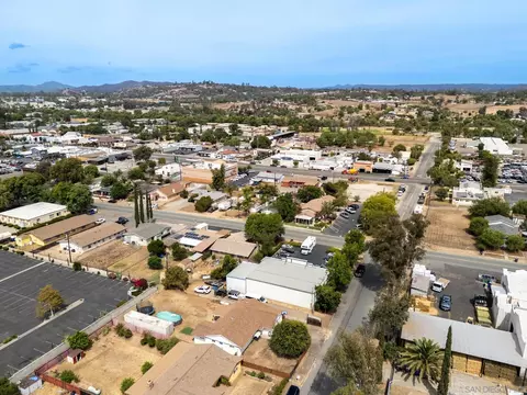 View/Area - 423 5th St, Ramona, CA 92065 photo 8 of 9