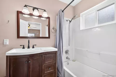 Bath - 423 5th St, Ramona, CA 92065 photo 1 of 2