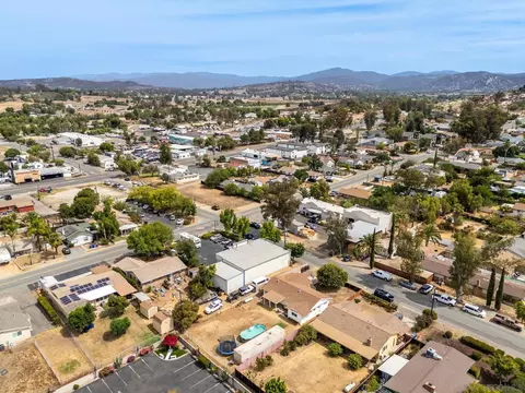 View/Area - 423 5th St, Ramona, CA 92065 photo 7 of 9