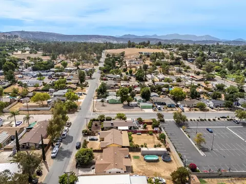 View/Area - 423 5th St, Ramona, CA 92065 photo 4 of 9