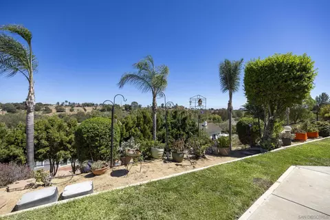 Exterior - 1221 Palomares Ct, Fallbrook, CA 92028 photo 5 of 19