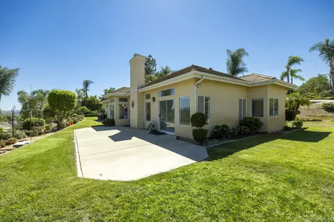 Exterior - 1221 Palomares Ct, Fallbrook, CA 92028 photo 7 of 19