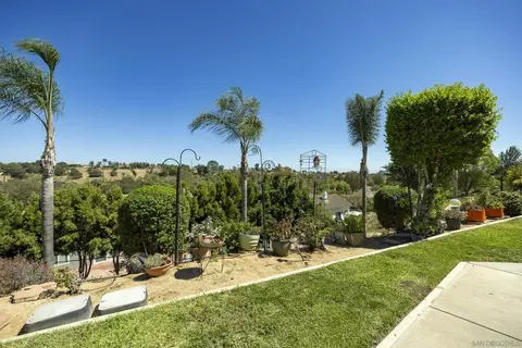Exterior - 1221 Palomares Ct, Fallbrook, CA 92028 photo 6 of 19