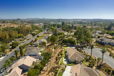 View/Area - 1221 Palomares Ct, Fallbrook, CA 92028 photo 19 of 20