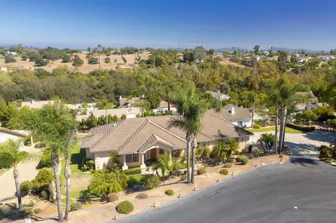 View/Area - 1221 Palomares Ct, Fallbrook, CA 92028 photo 4 of 20