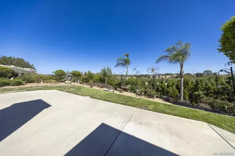 Exterior - 1221 Palomares Ct, Fallbrook, CA 92028 photo 4 of 19