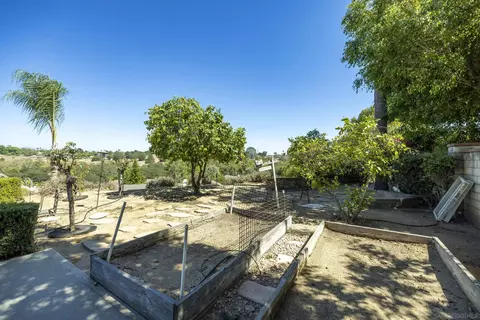 Exterior - 1221 Palomares Ct, Fallbrook, CA 92028 photo 13 of 19