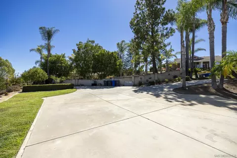 Exterior - 1221 Palomares Ct, Fallbrook, CA 92028 photo 10 of 19