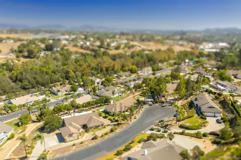 View/Area - 1221 Palomares Ct, Fallbrook, CA 92028 photo 3 of 20