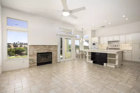 Living - 1221 Palomares Ct, Fallbrook, CA 92028 photo 2 of 2