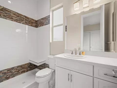 Bath - 10616 Via Tiglio, Lakeside, CA 92040 photo 6 of 6