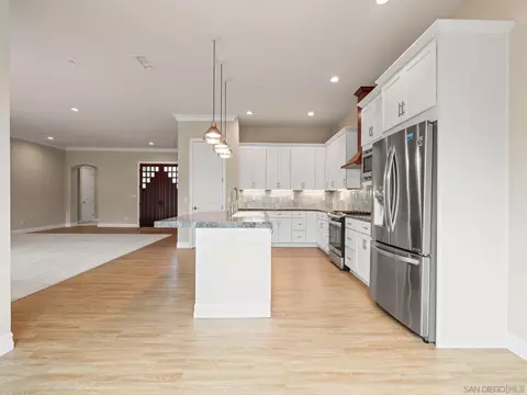 Kitchen - 10616 Via Tiglio, Lakeside, CA 92040 photo 3 of 4