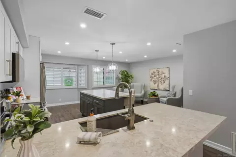 7982 Mission Vis, San Diego, CA 92120
