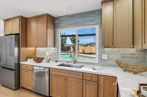 Kitchen - 767 Jonathon Pl, Escondido, CA 92027 photo 3 of 3