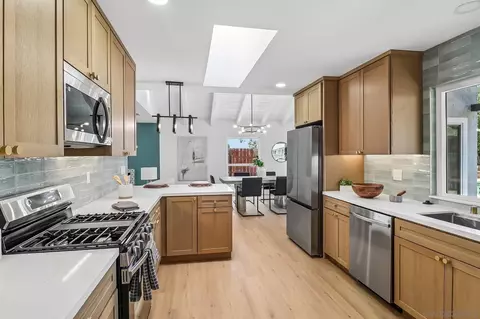 Kitchen - 767 Jonathon Pl, Escondido, CA 92027 photo 2 of 3