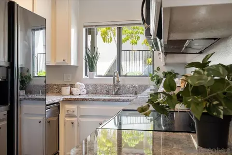 Kitchen - 245 Fairlee, Encinitas, CA 92024 photo 3 of 3