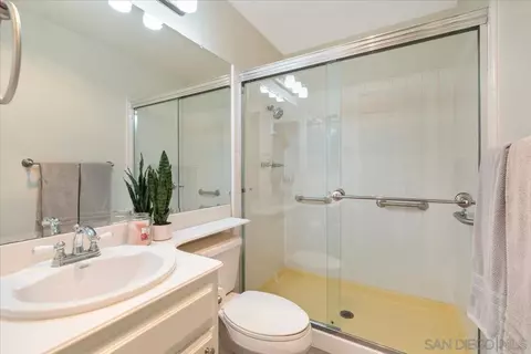 Bath - 245 Fairlee, Encinitas, CA 92024 photo 2 of 2