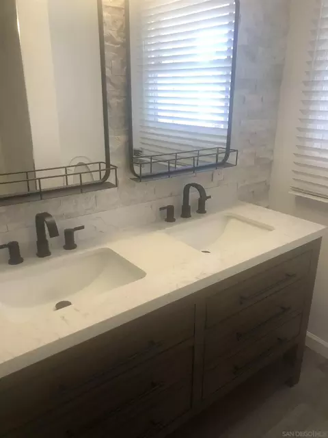 Bath - 9120 Birch, Spring Valley, CA 91977 photo 2 of 4