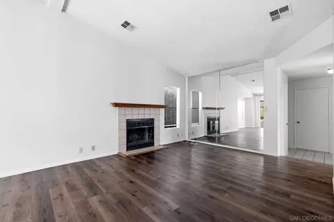 Living - 13335 Sneezy Ct, El Cajon, CA 92021 photo 5 of 6