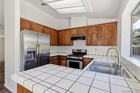 Kitchen - 13335 Sneezy Ct, El Cajon, CA 92021 photo 3 of 7