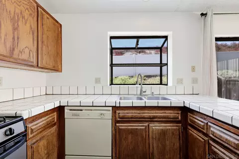 Kitchen - 13335 Sneezy Ct, El Cajon, CA 92021 photo 7 of 7