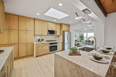 Kitchen - 9465 Emerald Grove Ave, Lakeside, CA 92040 photo 4 of 5