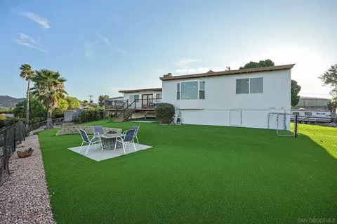 Exterior - 9465 Emerald Grove Ave, Lakeside, CA 92040 photo 5 of 9