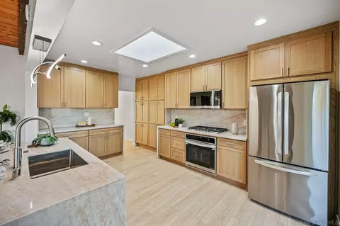 Kitchen - 9465 Emerald Grove Ave, Lakeside, CA 92040 photo 1 of 5