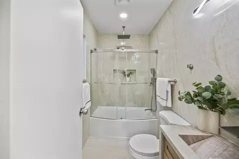 Bath - 9465 Emerald Grove Ave, Lakeside, CA 92040 photo 1 of 4
