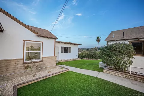 Exterior - 9465 Emerald Grove Ave, Lakeside, CA 92040 photo 4 of 9
