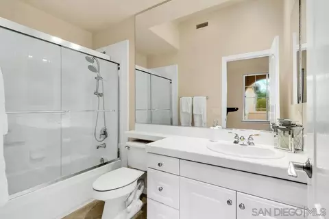 Bath - 17635 Butterfield Trl, Poway, CA 92064 photo 4 of 4