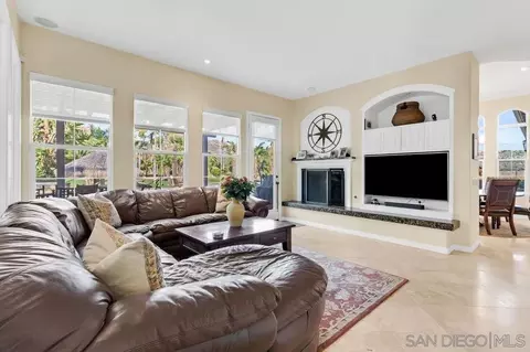 Living - 17635 Butterfield Trl, Poway, CA 92064 photo 3 of 5