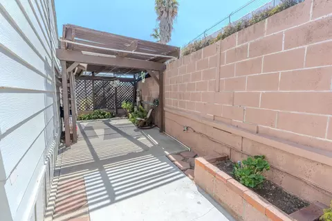 Exterior - 6 Oriole Ln, Oceanside, CA 92057 photo 2 of 8
